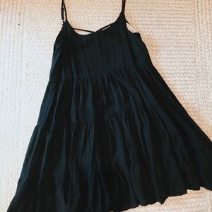 Women’s black swing top